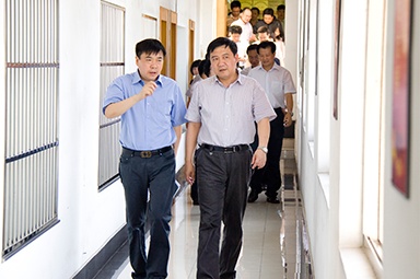2012年7月5日，時(shí)任嘉興市委書記李衛(wèi)寧一行調(diào)研公司黨建工作