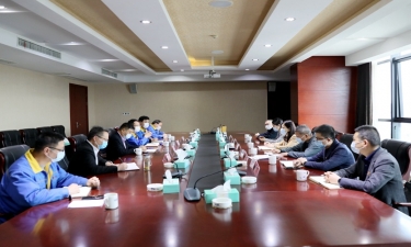 平湖市委常委、宣傳部長(zhǎng)沈志鳳蒞臨景興紙業(yè)調(diào)研疫情防控和復(fù)工復(fù)產(chǎn)情況